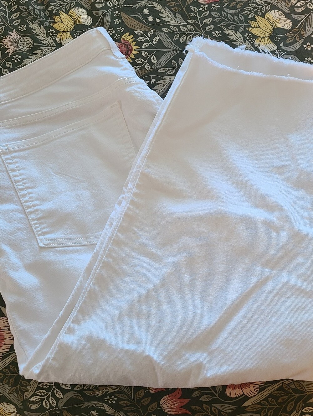 Old Navy Wow Loose White Jeans
